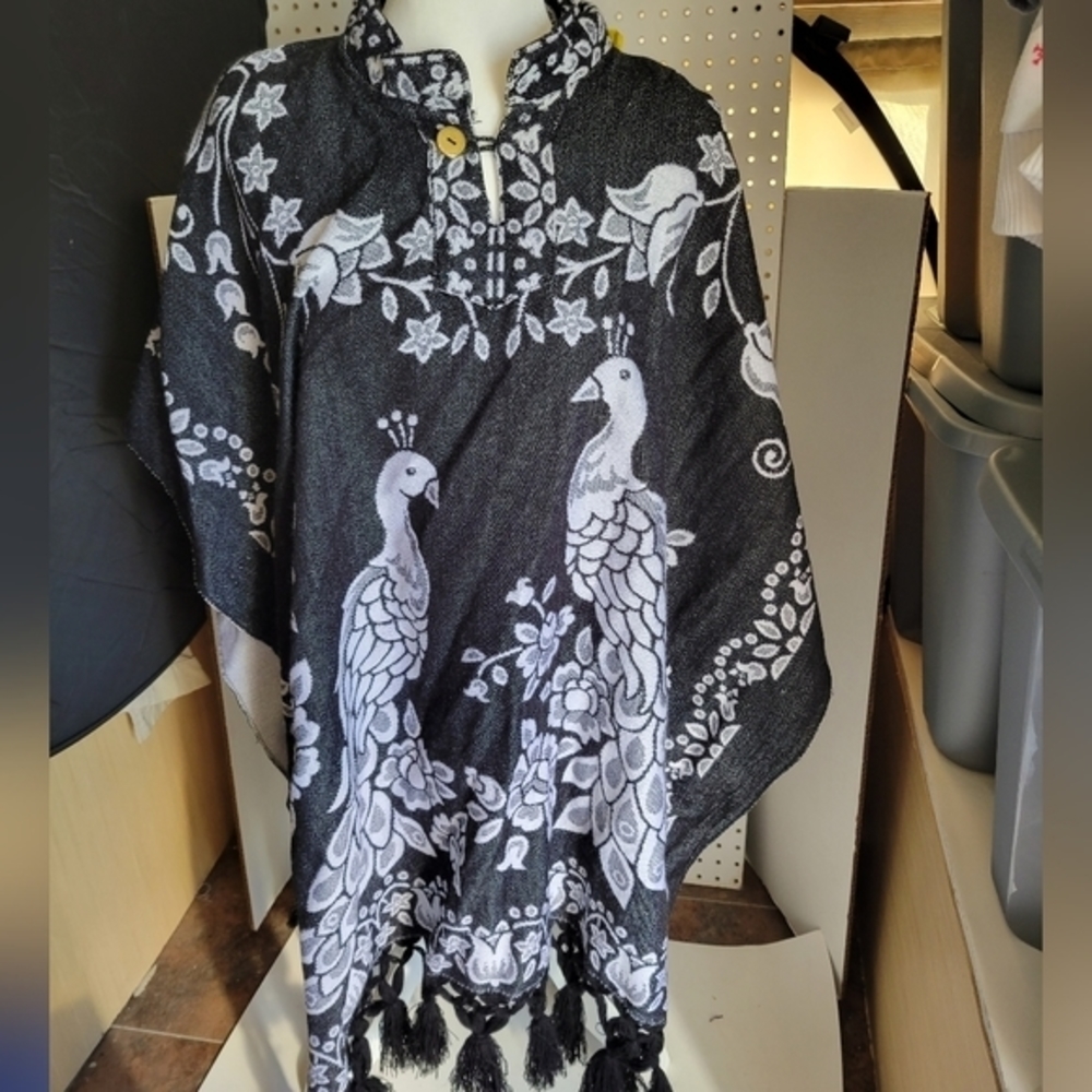 Textiles black & white peacock shawl One Size